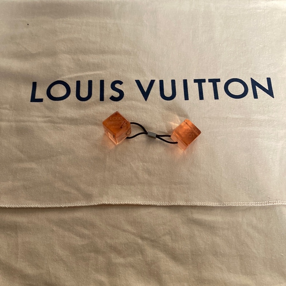 LV cube hairtie